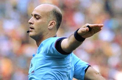 Yassine Harrouche désigné arbitre du derby de la capitale. (Photo webdo.tn)