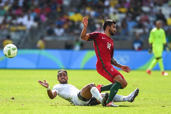 Houari Ferhani aux prises avec Tiago Silva, Algérie - Portugal, Jeux Olympiques Rio 2016. (Getty Images)