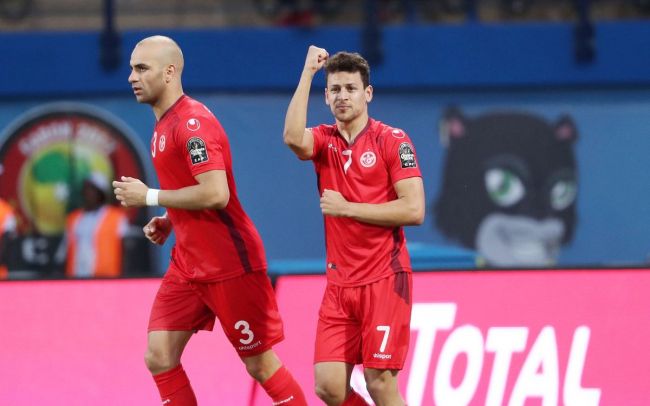 Youssef Msakni leads Tunisia to overcome Egypt. (CAF Online Photo)