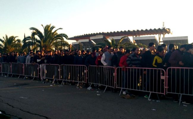La queue devant le stade de Radès pour avoir un billet d'entrée pour la finale de la Ligue des champions. (Photo twitter)