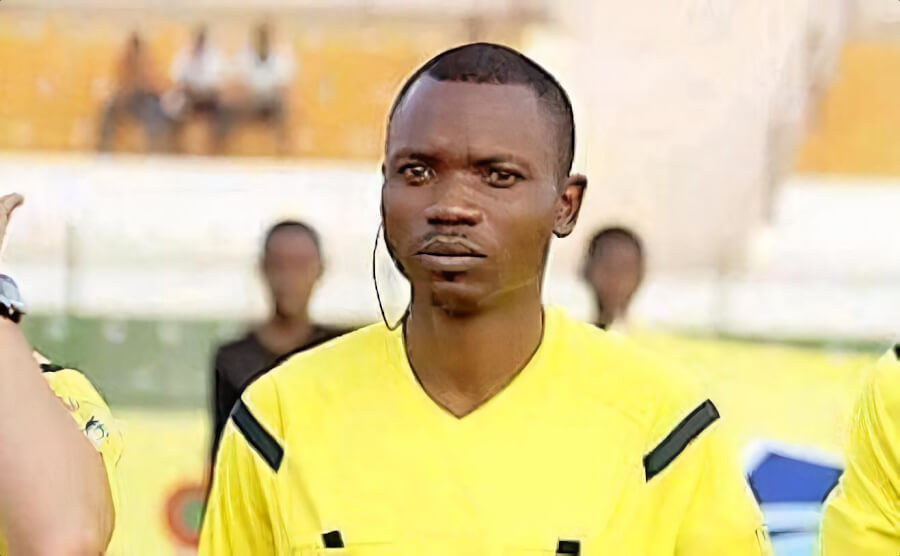 L'arbitre congolais Jean-Jacques Ndala Ngambo désigné par la CAF pour officier le match d'Alger face au CR Belouizdad. (Photo africafootunited.com)