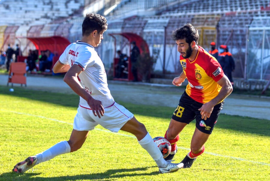 Mohamed-Amine Meskini lors du match amical face à l’Olympique de Béja disputé le 30 janvier 2022 au Stade Boujemaa Kmiti. (Photo est.org.tn)