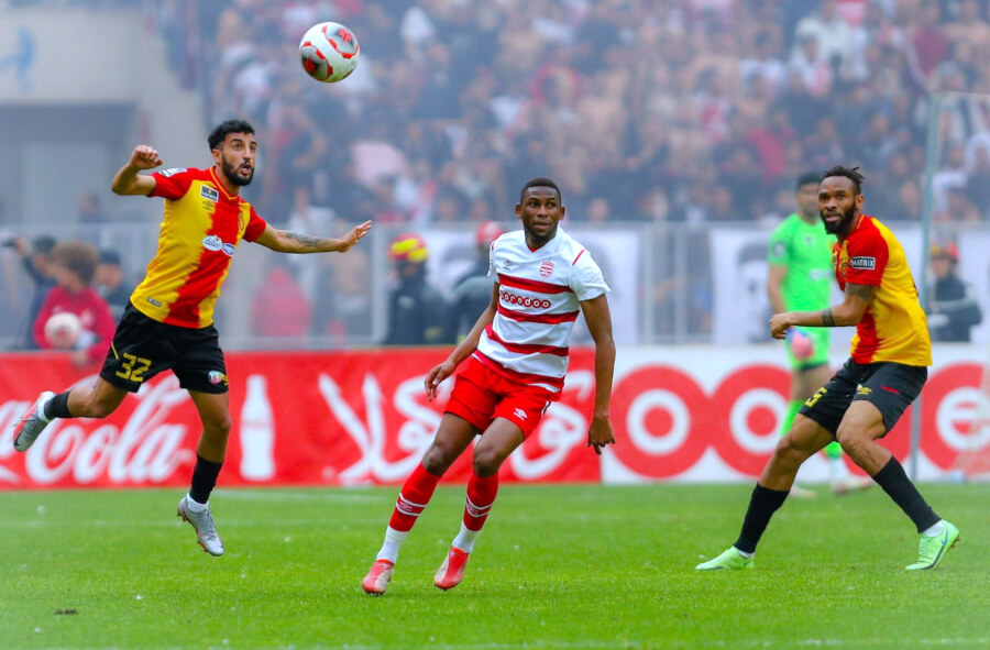 Le Club Africain remporte le derby de la capitale face à l'Espérance de Tunis (1-0), ce dimanche, lors de la 6è journée de la phase des playoffs de la Ligue 1. (Photo est.org.tn)