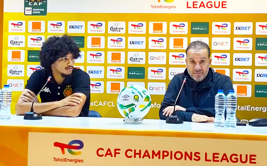 Le coach Nabil Maâloul et le joueur Ghaïth Wahabi en conférence de presse d'avant-match. (Photo est.org.tn)