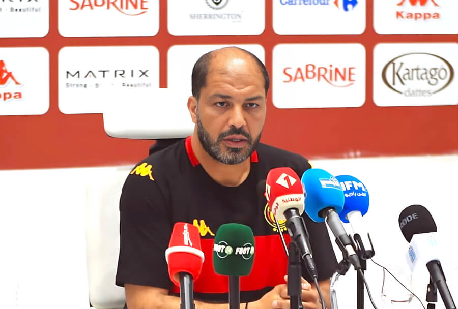 Le coach Mouine Chaâbani en conférence de presse d'avant-match s'exprime au sujet de la finale de la Coupe de Tunisie. (Photo FTF)