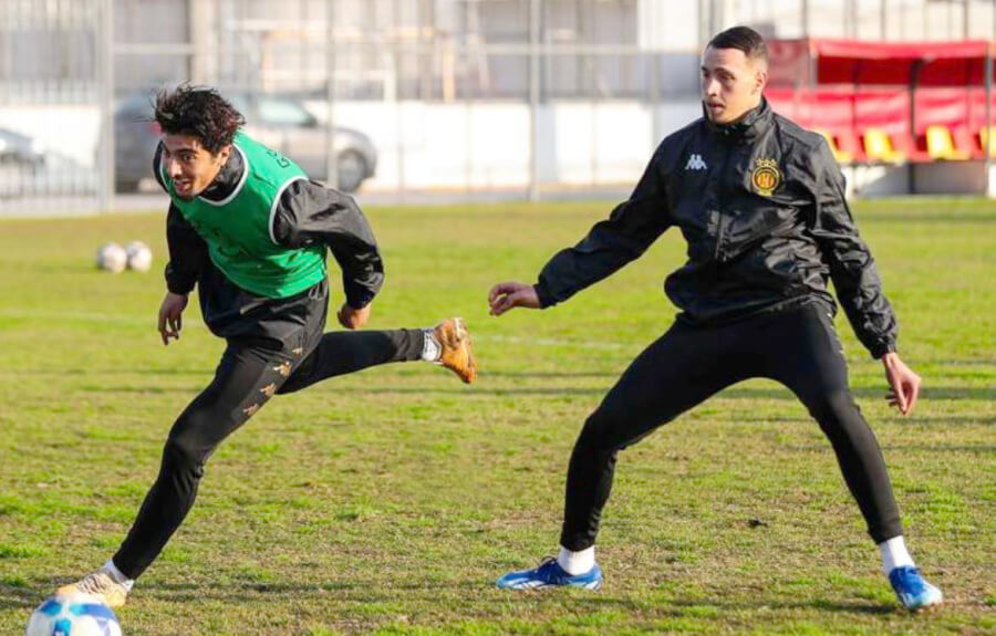 Salman Trabelsi et Zakaria Ayeb à l'entraînement des Sang et Or au complexe Hassen Belkhodja. (Photo Taraji+)