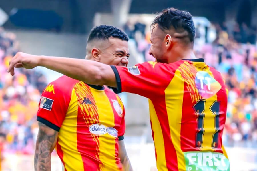 Yan Sasse et Youcef Belaïli, les deux, buteurs face à Dekedaha SC en Ligue des champions de la CAF, le 15 septembre 2024 au stade de Radès. (Photo Taraji+)