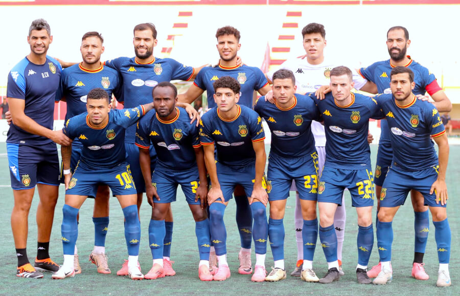 Le Onze Sang et Or aligné face à l'ES Métlaoui, le 3 octobre 2024 au stade municipal de Métlaoui. (Photo ES Métlaoui)