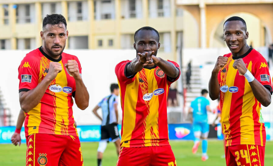 Espérance players celebrating their victory over CS Sfaxien at the Taïeb Mhiri stadium. (Photo est.org.tn)