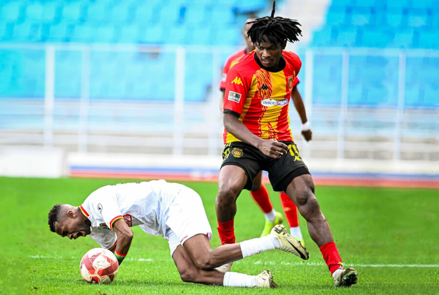 Midfielder Onuche Ogbelu during the match against ES Métlaoui on February 12, 2025 at the Radès stadium. (Photo est.org.tn)