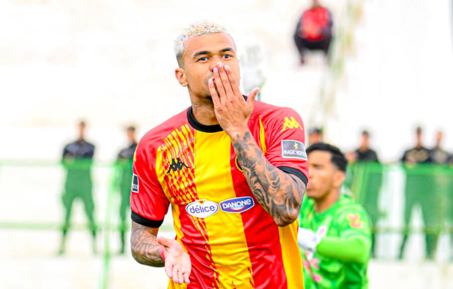Le Brésilien Yan Sasse auteur d'un doublé face à l'Olympique de Béja au stade municipal du Kef le 11 mai 2025. (Photo est.org.tn)