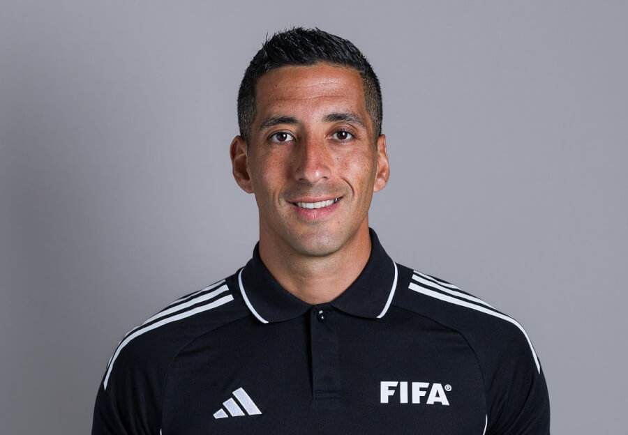 L'Argentin Yael Falcon Perez arbitre du match de l'Espérance contre Chelsea au Lincoln Financial Field à Philadelphie en Coupe du Monde des Clubs. (Getty Images)