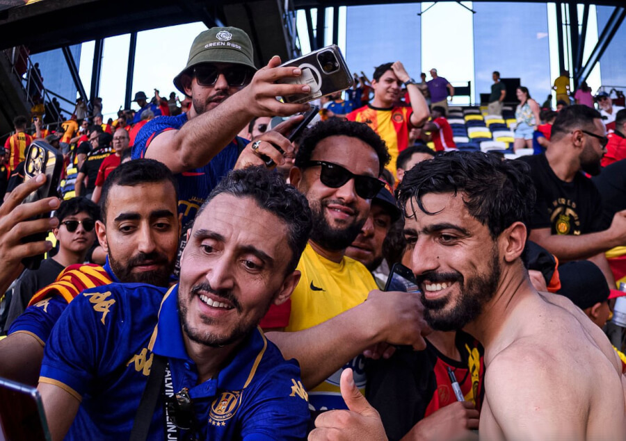 Mohamed-Amine Ben Hamida remercie les supporters venus nombreux à soutenir l'équipe au GEODIS Park de Nashville. (Getty Images)