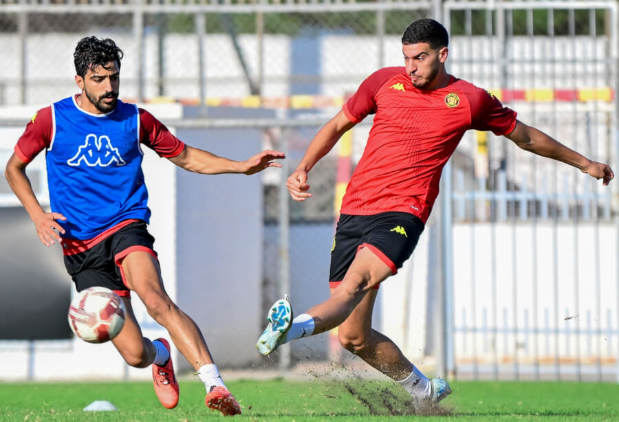 Les joueurs Ahmed Bouassida et Mohamed-Amine Ben Hamida à l'entraînement au Parc B. (Photo est.org.tn)