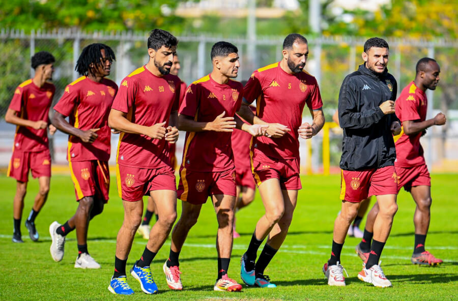 Les joueurs Sang et Or à l'entraînement au Parc B. (Photo est.org.tn)