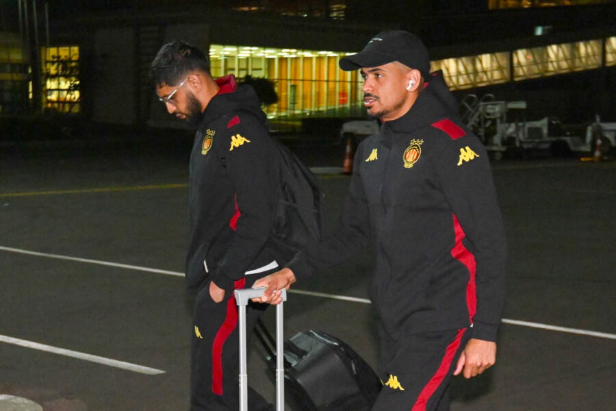 Mohamed Dräger et Hamza Rafia à leur arrivée à l'aéroport de Bamako. (Photo est.org.tn)
