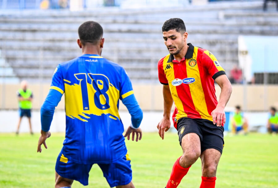 Defender Mohamed Ben Ali facing JS Omrane at Chedly Zouiten Stadium. (Photo: est.org.tn)