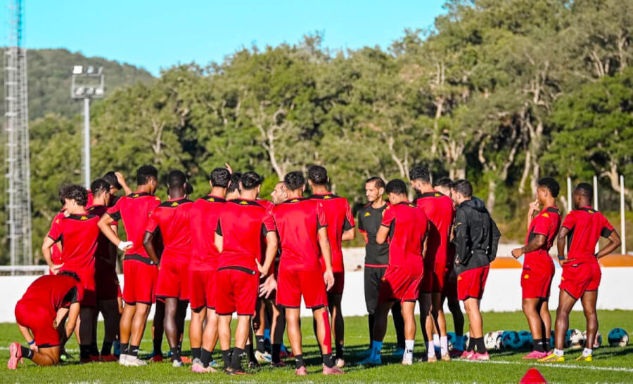 Regroupement des joueurs à Aïn Draham. (Photo est.org.tn)
