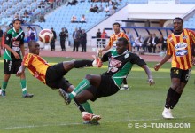 Retourné acrobatique de Bienvenu lors du match face au CS Hammam-Lif, le 2 novembre 2008. (Photo CHALA)