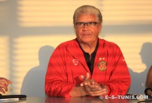 Conférence de presse d'après-match. Carlos Cabral répondant aux questions des journalistes. (Photo CHALA)