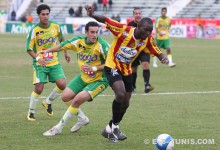 Henry Bienvenu contre l'AS Marsa, le 12 décembre 2008 à El Menzah. (Photo CHALA)