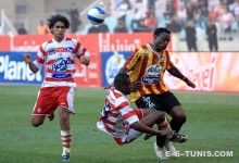 Eneramo ne parvient pas à trouver la faille dans la défense du Club Africain, le 8 novembre 2008 à Radès. (Photo CHALA)