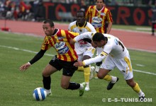 Wajdi Bouazzi lors du match face au CA Bizertin à El Menzah, le 9 avril 2009. (Photo CHALA)