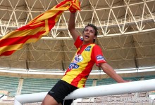 Youssef Msakni fêtant le 24è championnat à sa manière. (Photo CHALA)