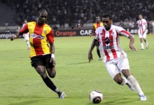 Coulibaly et Yajour lors de la rencontre de Ligue des champions WAC - EST du 14 août 2011 à Casablanca. (Photo Wydad.com)