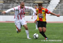 Duel entre Bilel Yaken (OB) et Youssef Msakni (EST), lors de la 10è journée de ligue 1, le 11 mars 2012 à El Menzah. (Photo CHALA)