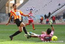 Ihab Msakni, auteur d'un doublé face au Club Africain, permet à son équipe de remporter son 25è championnat de Tunisie, le 26 septembre 2012 à Radès. (Photo CHALA)