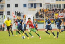 La JSMB et l'EST n'ont pu se départager au terme de la manche aller des huitièmes de finale de la CL 2013. Rendez-vous dans deux semaines à Radès. (Photo El Watan)