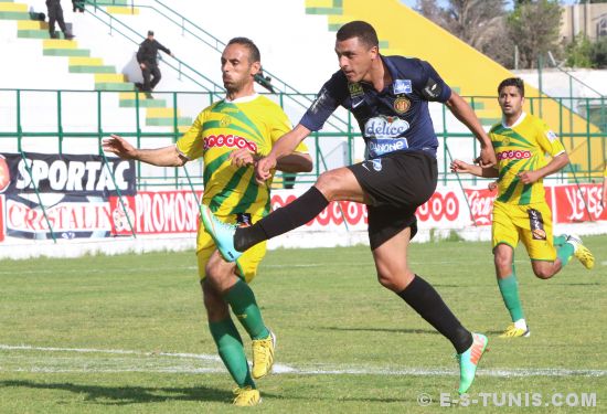 Ahmed Akaïchi auteur du but d'égalisation face à l'AS Marsa lors de l'ultime journée de Ligue 1, le 11 mai 2014 à Radès. (Photo CHALA)